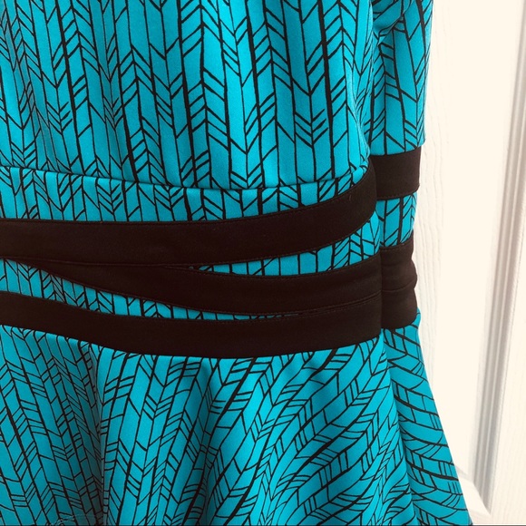 NEW Turquoise Zipper Back Ruffle Bottom Top - Picture 16 of 16